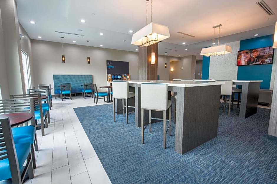 Holiday Inn Express & Suites Houston SE - Airport Area By IHG
