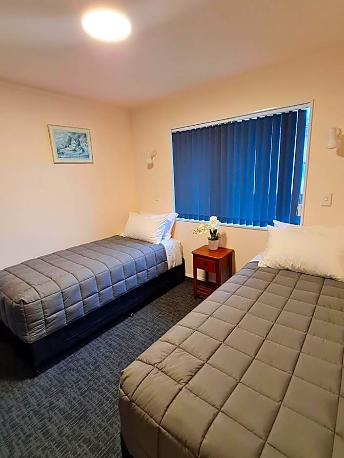 Avenue Heights Motel