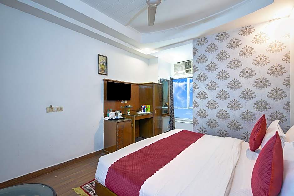 Chanchal Deluxe Hotel