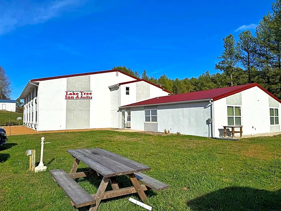 Lake Tree Inn & Suites