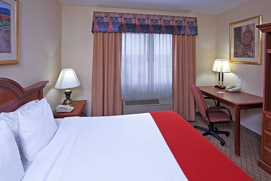 Holiday Inn Express Hotel And Suites Mesquite