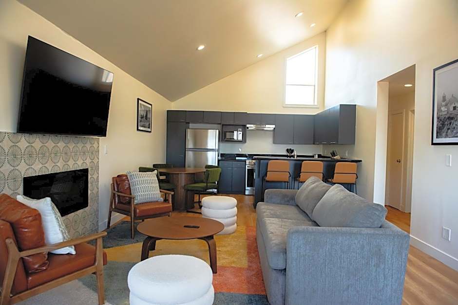 Bodega Coast Inn and Suites