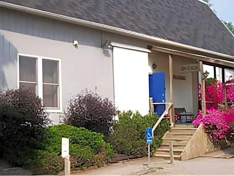 Lake Ontario Motel & Inn