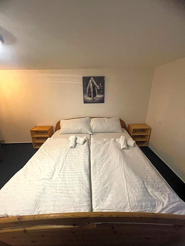 7Rooms
