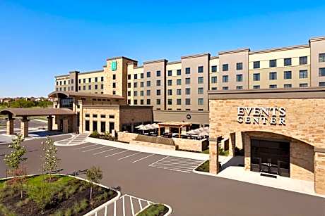 Embassy Suites By Hilton San Antonio Brooks Hotel - Spa