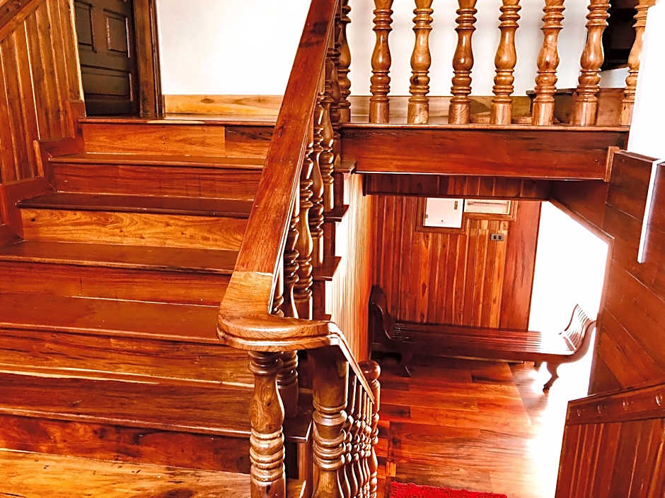 Merry Riverside Hotel