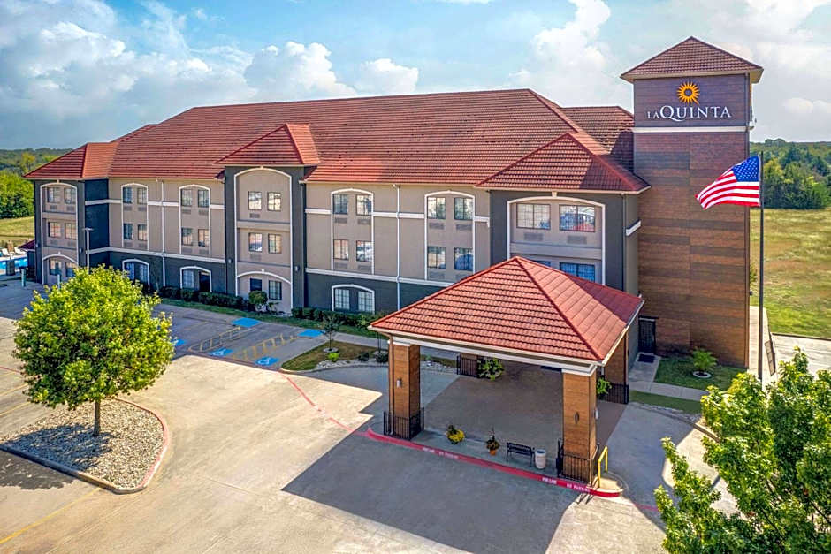 La Quinta Inn & Suites by Wyndham Alvarado