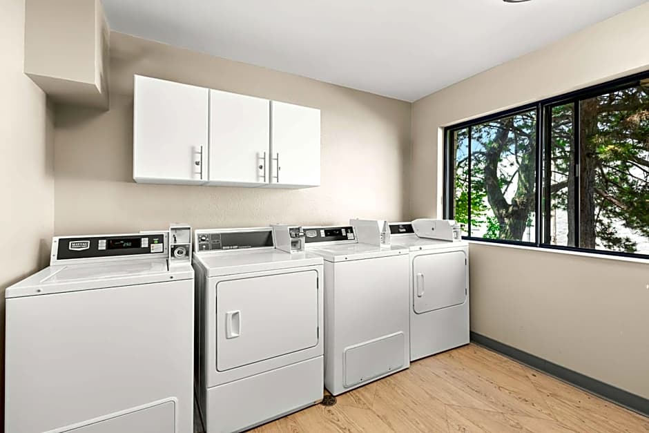 Best Western West Towne Suites