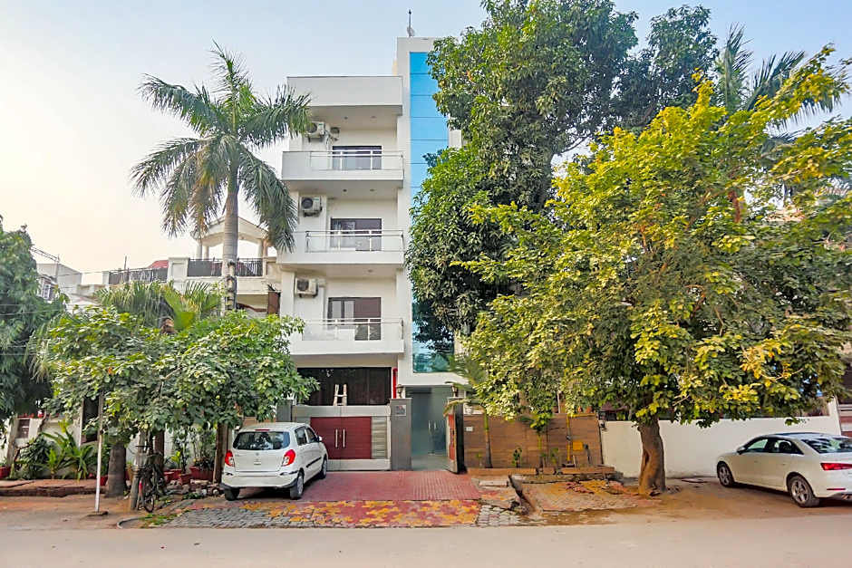 OYO 78374 Collection O Essendi Hospitalities Llp – Noida, DC