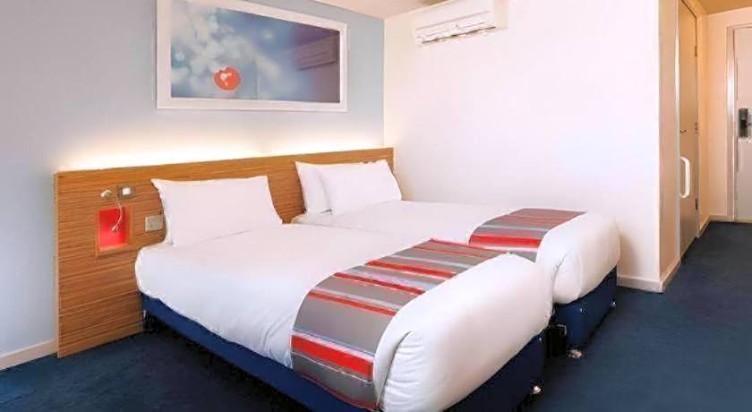 Travelodge Woking Central