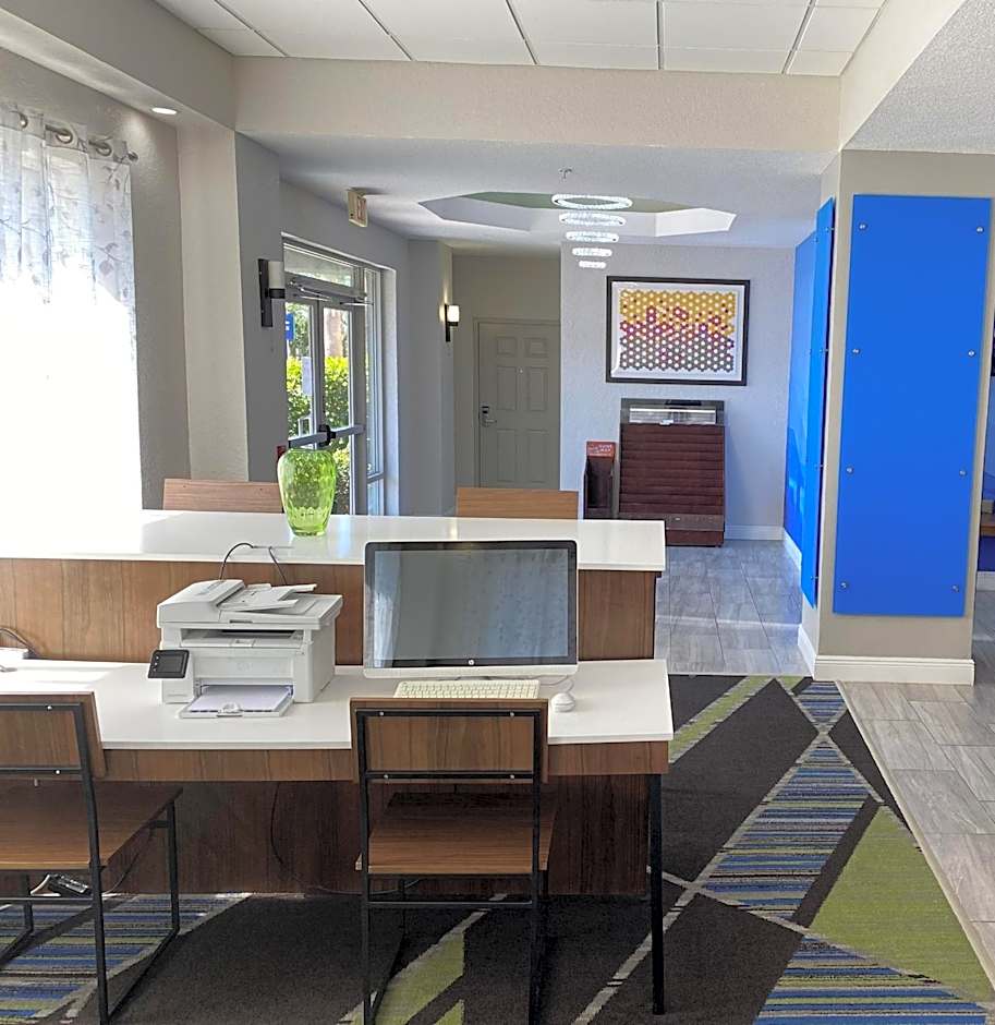 Holiday Inn Express Hotel & Suites Clearwater US 19 North By IHG