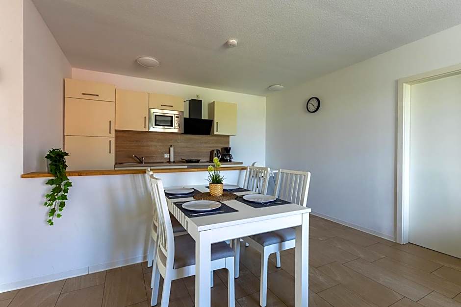 Ferienhaus Natura Ideal für Urlaub & Business, Küche, WLAN, Parkplatz