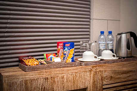 Deluxe Double with Ocean View and Balcony (Free Return Airport Transfer)