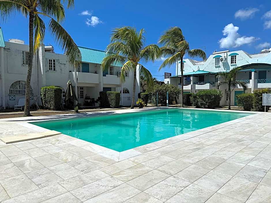 Cozy townhome near beach in heart of Grand Baie