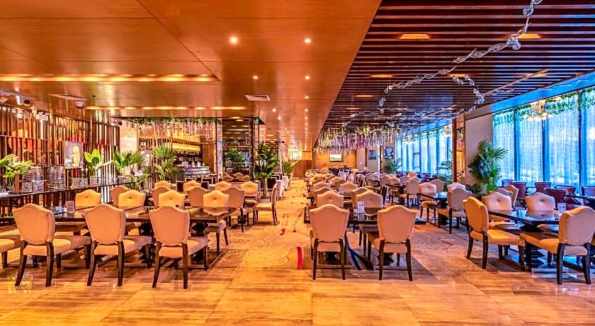 Easeland Hotel