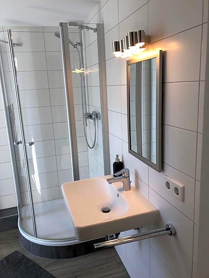 ZUM BAHNHÖFLE Restaurant & Hotel - Albbruck Am Rhein