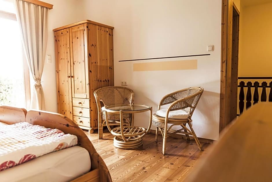 Wein & Gästehof Erlacher