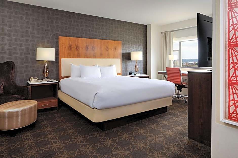 DoubleTree by Hilton Hotel & Suites Pittsburgh Downtown