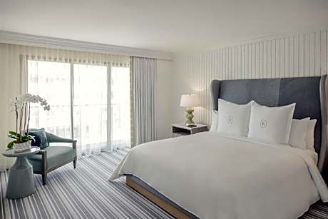 Malibu Corner One-Bedroom King Suite with Oceanfront