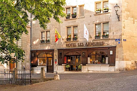 Les Armures Hotel