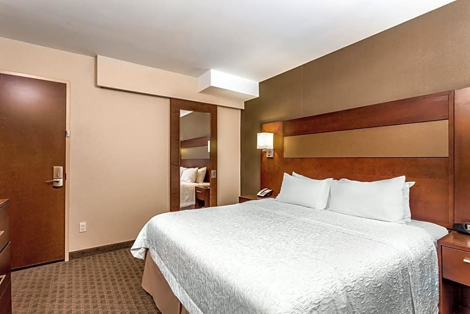 Hampton Inn By Hilton Grand Central