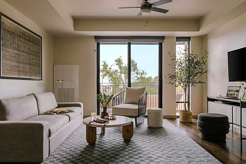 Bryant, Sonder Apartment by Marriott Bonvoy