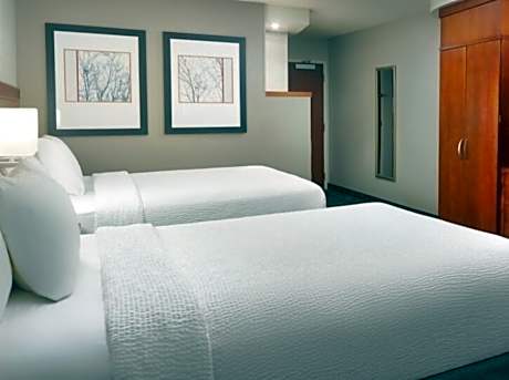 Room, 2 Queen Beds (Mobility/Hearing Accessible, Tub)