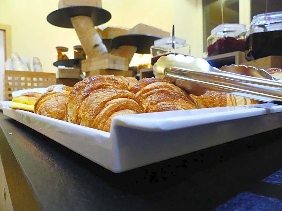 Logis Hotel Des Bains