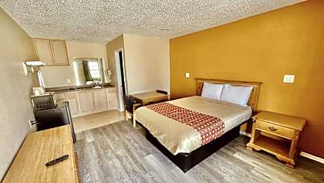 1 King Bed Kitchenette Non Smoking