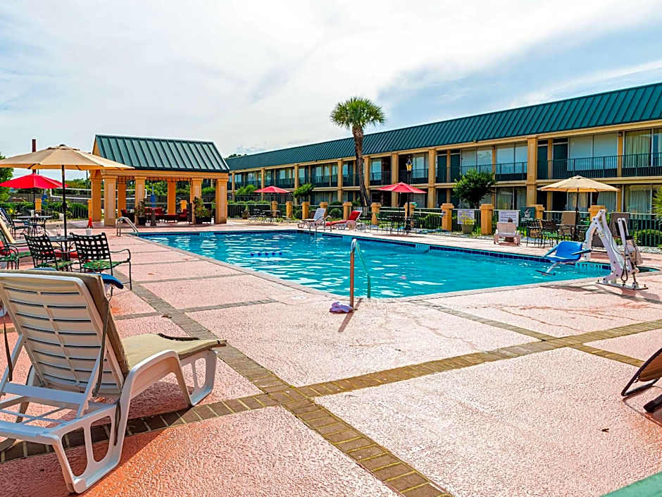 Quality Inn Richmond Hill - Savannah I-95