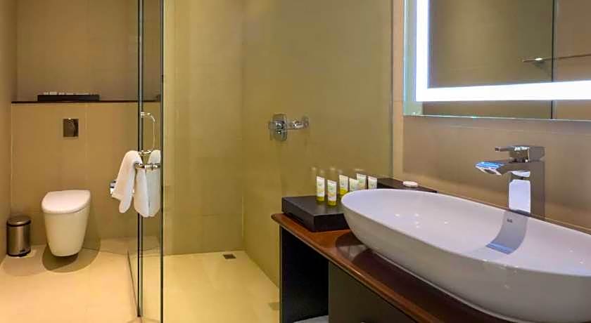 Carnelian Muscat - Airport Hotel