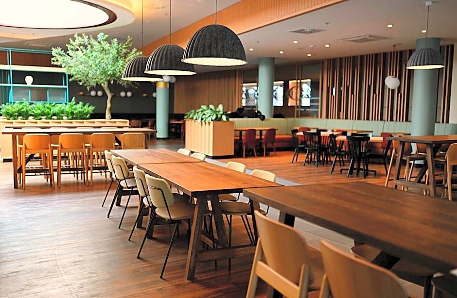 Sound Garden Hotel Airport