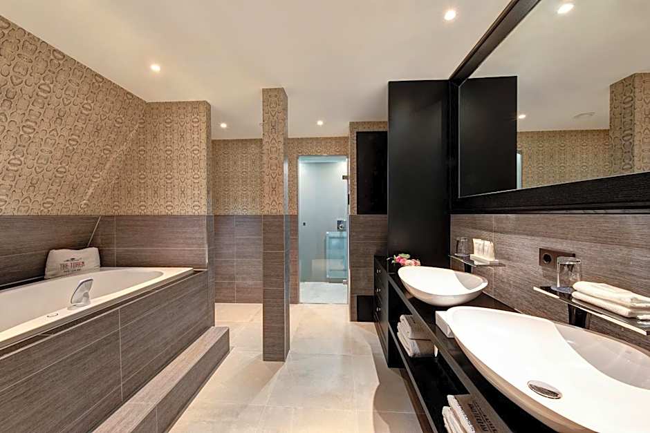 The Pavilions Amsterdam, The Toren