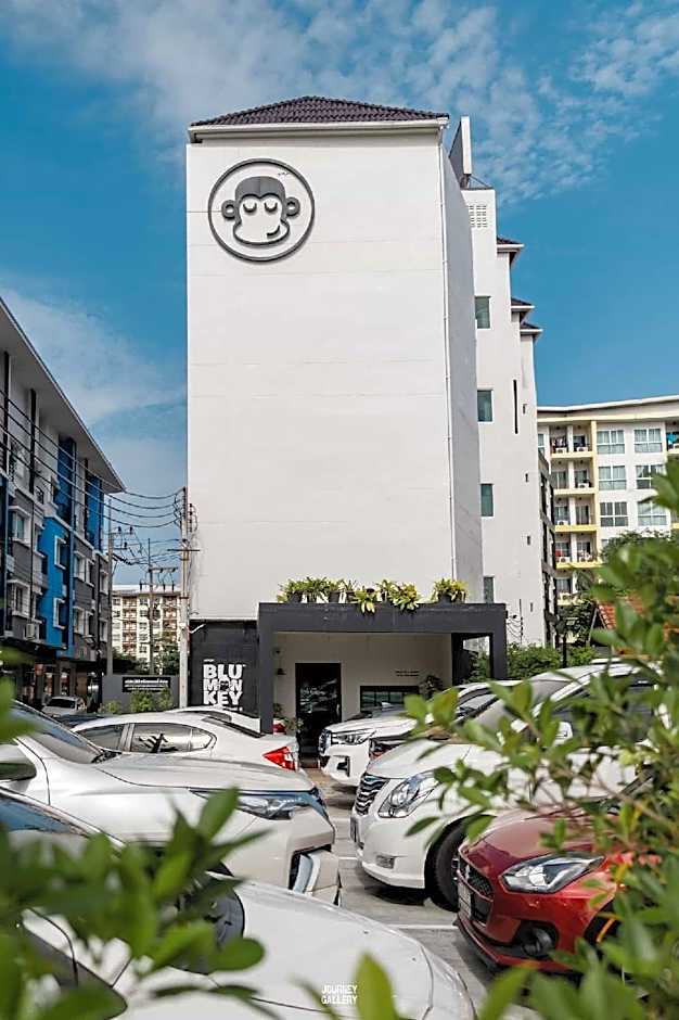 Blu Monkey Boutique Bangsaen