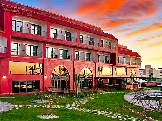 La Posada Hotel & Beach Club