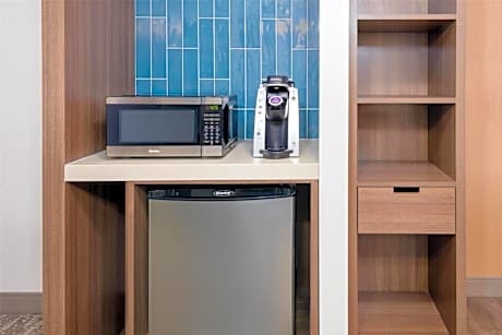 King Room with Accessible Tub - Mobility Access