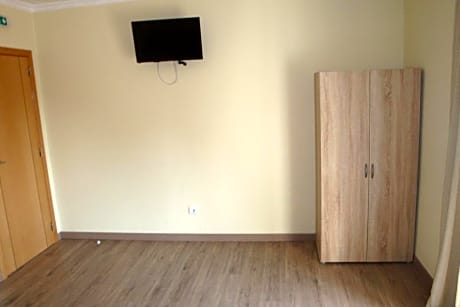 2 Beds