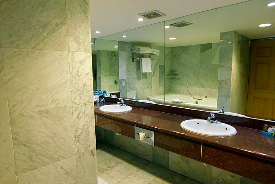 Hotel Palacio Azteca Tijuana, Trademark by Wyndham