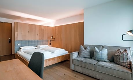 Family Room (2 Adults + 2 Children) with Balcony