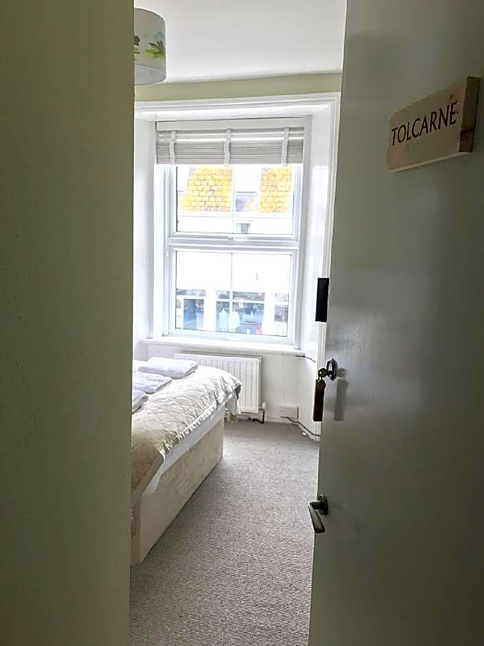 Cliff House B&B & The Moorings Apartments – Newquay
