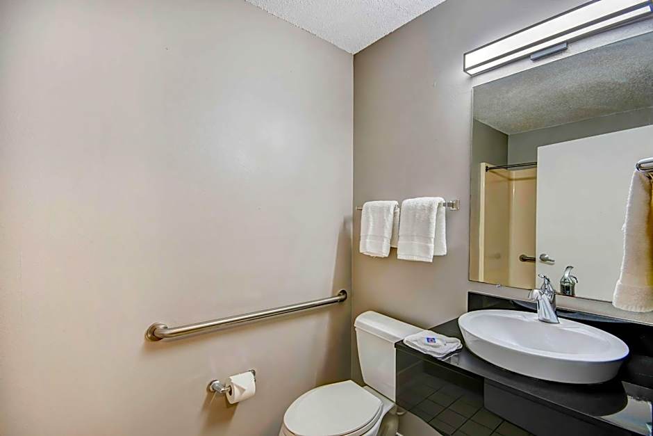 Studio 6-Ocean Springs, MS