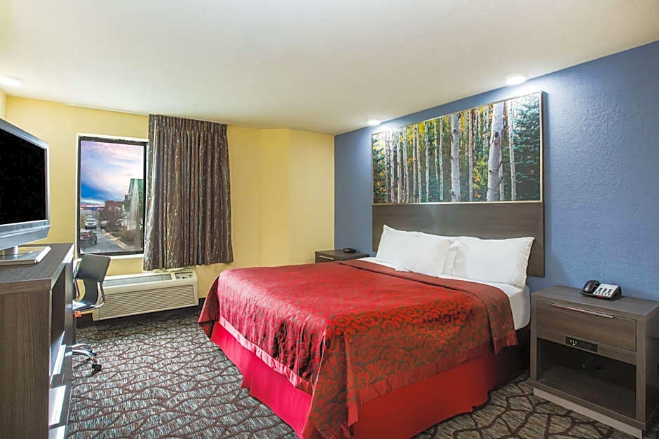 Days Inn by Wyndham Blue Springs