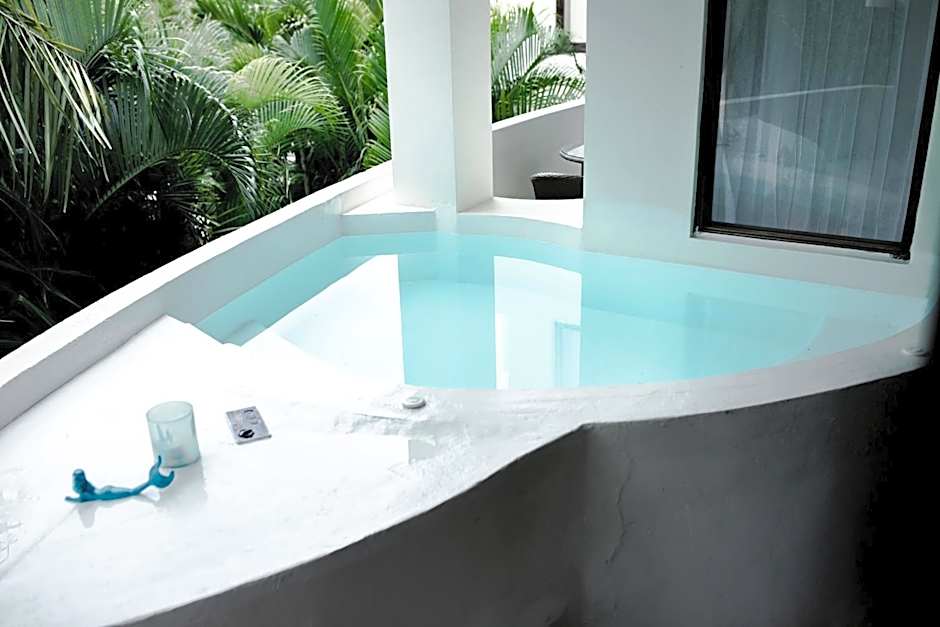 Mak Nuk Village - Clothing Optional