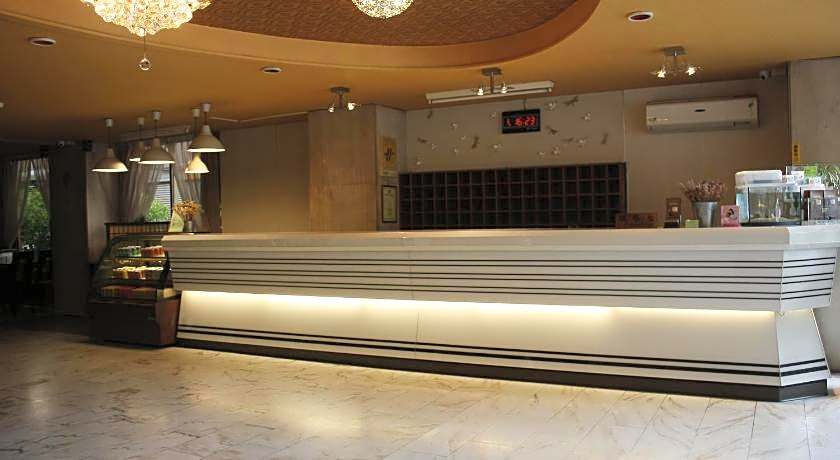 Gene Long Haiy Att Hotel