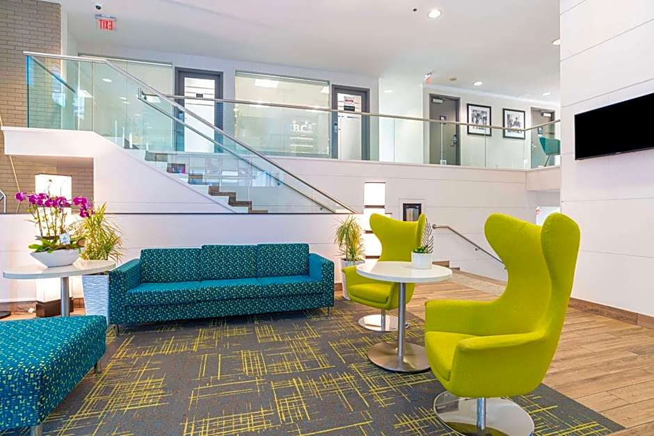 Hampton Inn & Suites, by Hilton - Vancouver Downtown