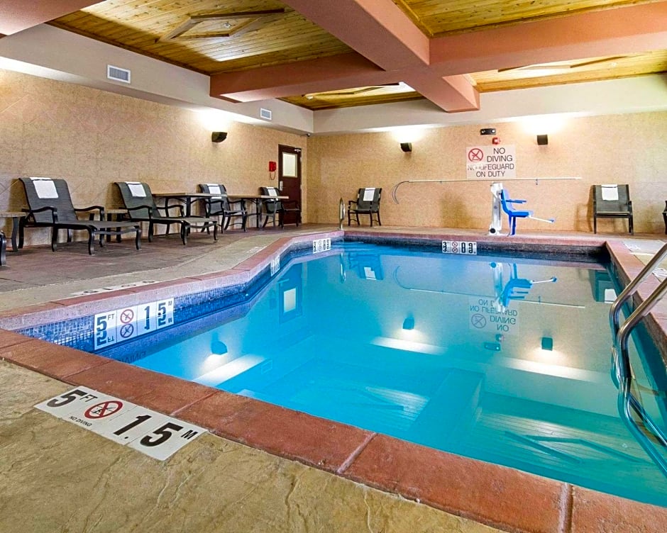 Comfort Suites Topeka