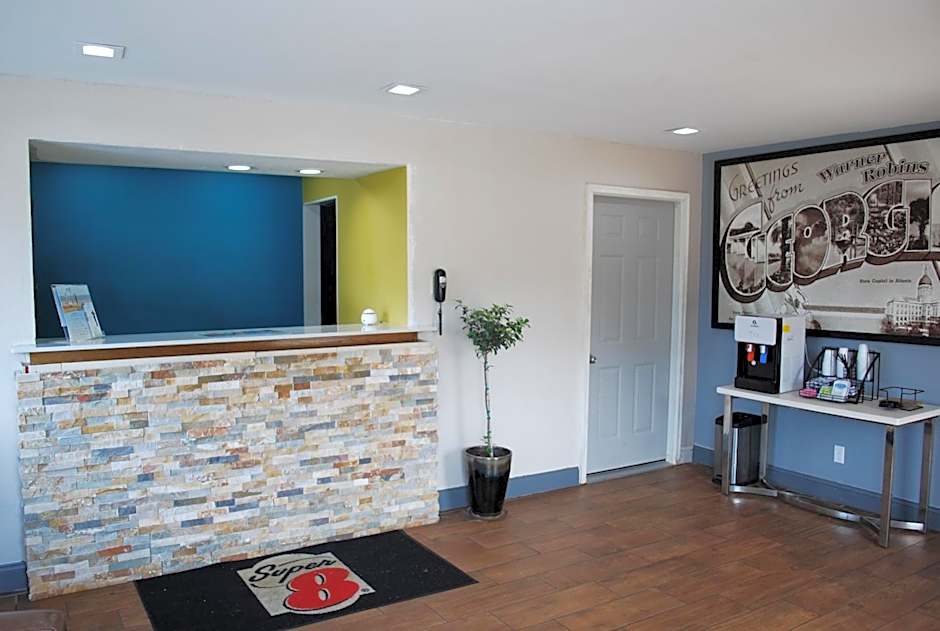 Super 8 by Wyndham Warner Robins