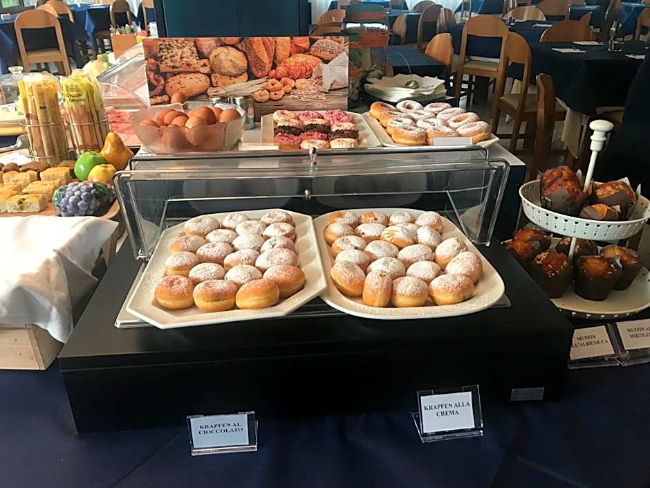 G&D Hotel Deanna Pool&Brunch