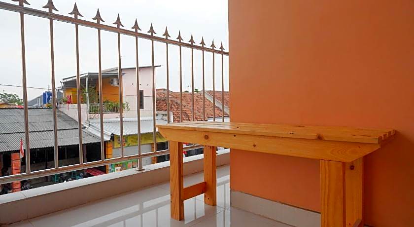 RedDoorz Syariah near RS Mitra Keluarga Tegal