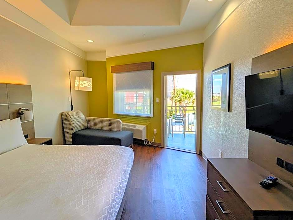 Holiday Inn Express & Suites Galveston West - Seawall